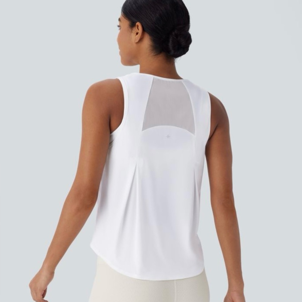 Halara White Curved Hem Tank Top with Mesh Inserts. Size L NWT